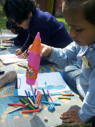 children doing art at best playschool  in lucknow (5)
