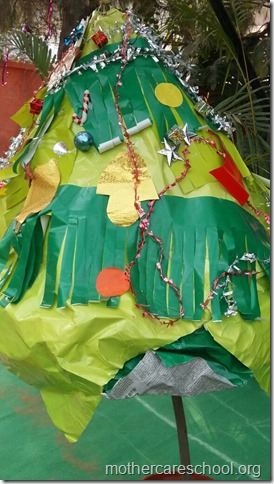 Handwork bonaza ofChristmas trees by the kids and teach (2)
