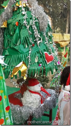 Handwork bonaza ofChristmas trees by the kids and teach (5)