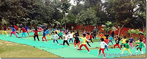 Kids doing Yoga at Mothercare Sportsfest (11)