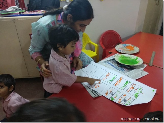 Children making national flag (1)