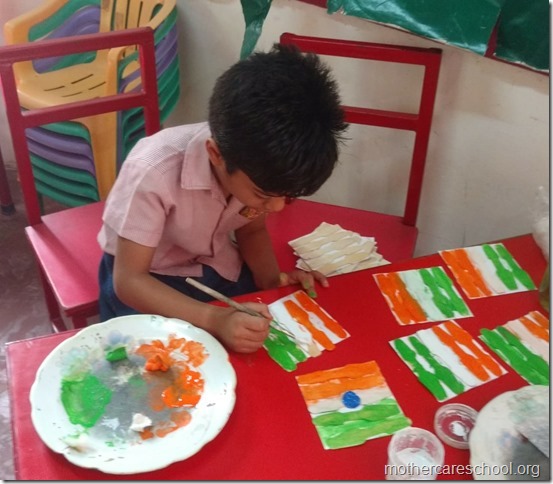 Children making national flag (4)