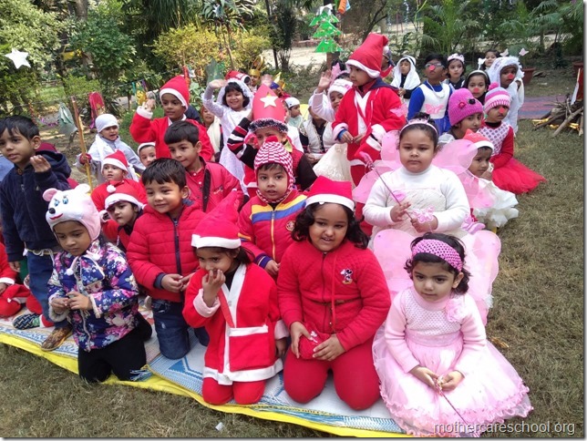 hey..santa has got us candy's too (4)