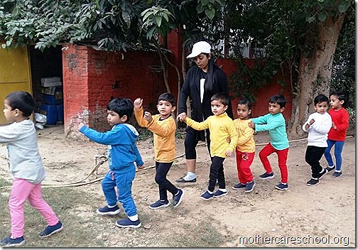 Kids doing Yoga at Mothercare Sportsfest (2)