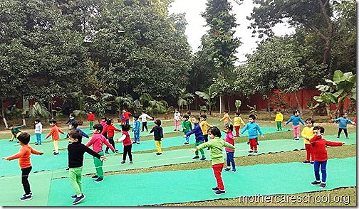 Kids doing Yoga at Mothercare Sportsfest (7)