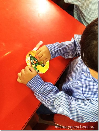 Mothercare Lucknow children making Rakhis (11)
