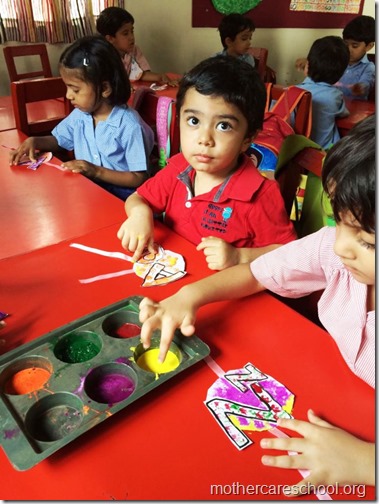 Mothercare Lucknow children making Rakhis (3)