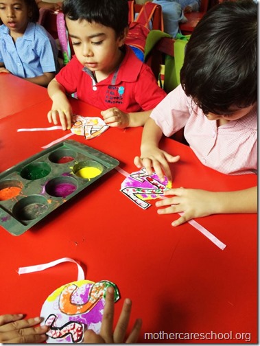 Mothercare Lucknow children making Rakhis (8)