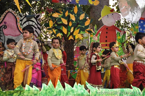 Raasleela by nursery school kids at Mothercare (1)
