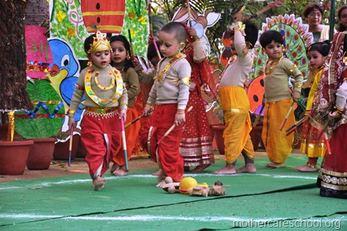 Raasleela by nursery school kids at Mothercare (3)