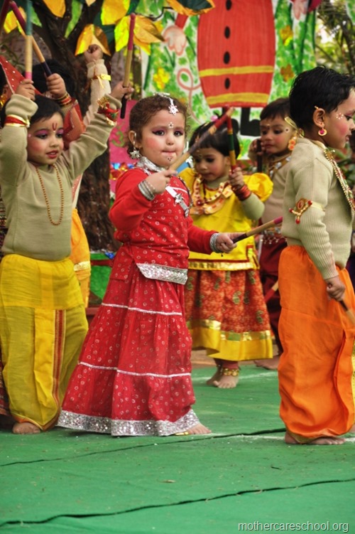 Raasleela by nursery school kids at Mothercare (4)