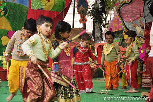 Raasleela by nursery school kids at Mothercare (5)