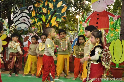Raasleela by nursery school kids at Mothercare (6)