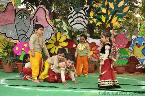 Raasleela by nursery school kids at Mothercare (8)