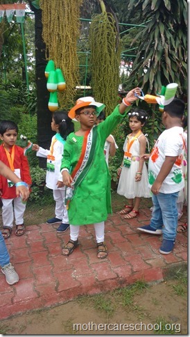 Rashtriya geet...saare jahan, nanna munna raahi we sing it all together (3)