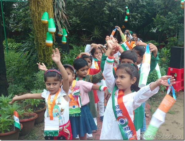 Rashtriya geet...saare jahan, nanna munna raahi we sing it all together (6)